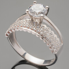 Серебряное кольцо с фианитами арт. 388к