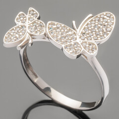Серебряное кольцо с фианитами арт. 396к