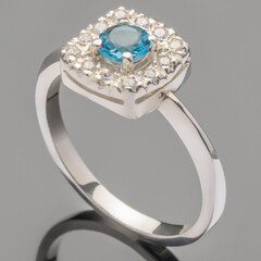 Серебряное кольцо с фианитами арт. 385к