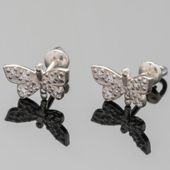 Серебряные серьги 925 пробы с фианитами арт. 369с