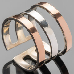 Серебряное кольцо 925 пробы с золотом арт. 394/1к