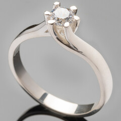 Серебряное кольцо 925 пробы с фианитами арт. 400к