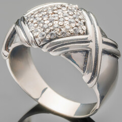 Серебряное кольцо 925 пробы с фианитами арт. 477к