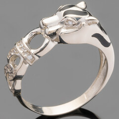 Серебряное кольцо 925 пробы с фианитами арт. 505к