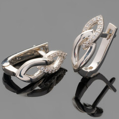 Серебряные серьги 925 пробы с фианитами арт. 506с