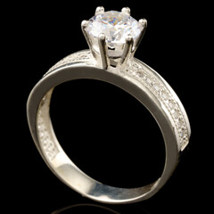 Серебряное кольцо 925 пробы с фианитами арт. 511к