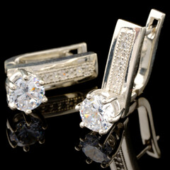 Серебряные серьги 925 пробы с фианитами арт. 511с