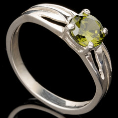 Серебряное кольцо 925 пробы с фианитами арт. 560к
