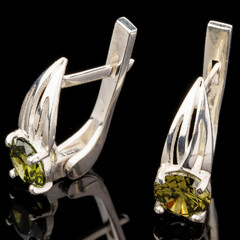 Серебряные серьги 925 пробы с фианитами арт. 560с