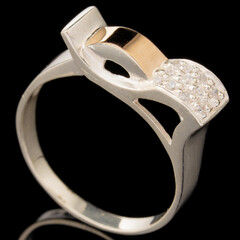 Серебряное кольцо 925 пробы с золотом арт. 576к