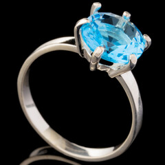 Серебряное кольцо 925 пробы с фианитами арт. 585к