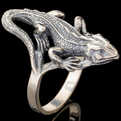Серебряное кольцо игуана ящерица 925 пробы  арт. 586к