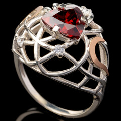 Серебряное кольцо 925 пробы с золотом арт. 562к