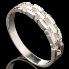Серебряное кольцо 925 пробы с фианитами арт. 647к