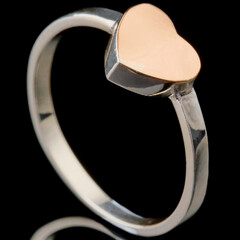 Серебряное кольцо 925 пробы с золотом арт. 727к