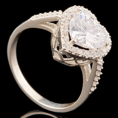 Серебряное кольцо с фианитами арт. 389к