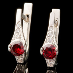 Серебряные серьги 925 пробы с фианитами арт. 661с