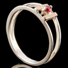 Серебряное кольцо 925 пробы с золотом арт. 709к