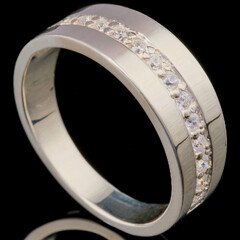 Серебряное кольцо с фианитами арт. 714к