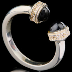 Серебряное кольцо 925 пробы с фианитами арт. 695к