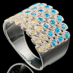 Серебряное кольцо 925 пробы с фианитами арт. 649к