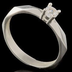 Серебряное кольцо с фианитами арт. 811к