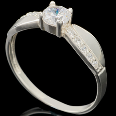 Серебряное кольцо 925 пробы с фианитами арт. 157к/s
